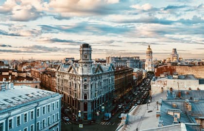 Романтический Питер: дворы, парадные, коммуналка и крыша