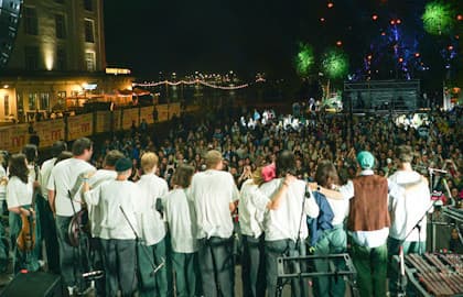 Антон тут рядом