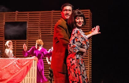 Одна нога на берегу, другая – в лодке