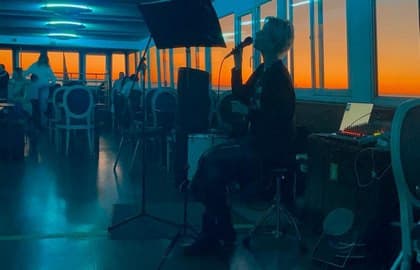 Концерт на закате – золотые часы на Неве