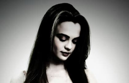 Девочка из соседнего дома