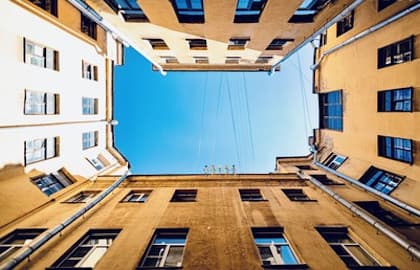 Ускользающий мир дворов и парадных Петербурга